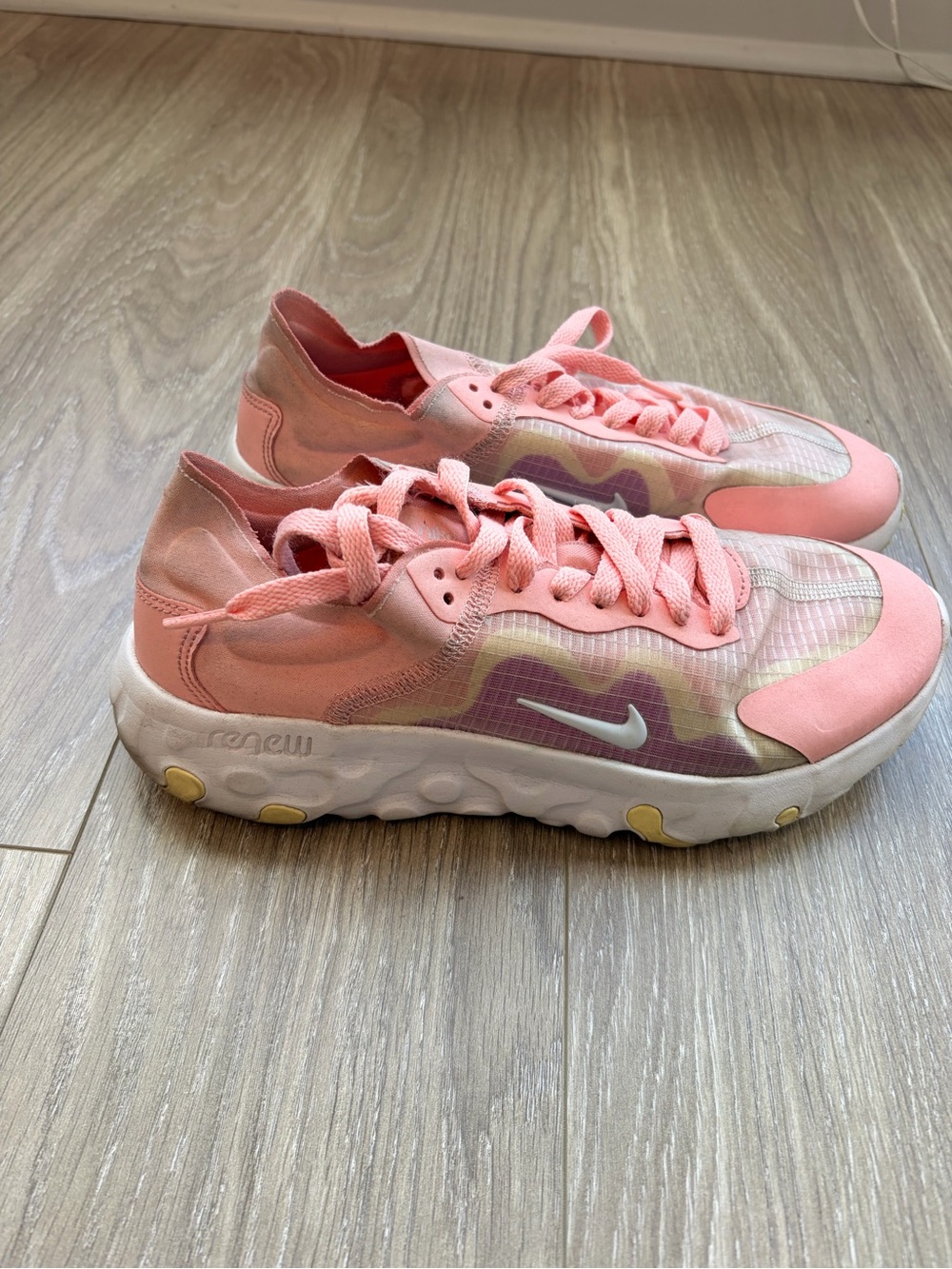Nike Women’s Pink and White Athletic Sneakers